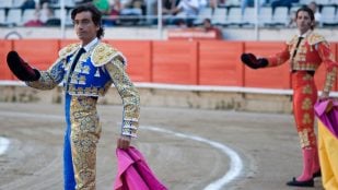 Frases hechas en español, qué significa saltarse algo a la torera en español, frases que vienen de la tauromaquia.