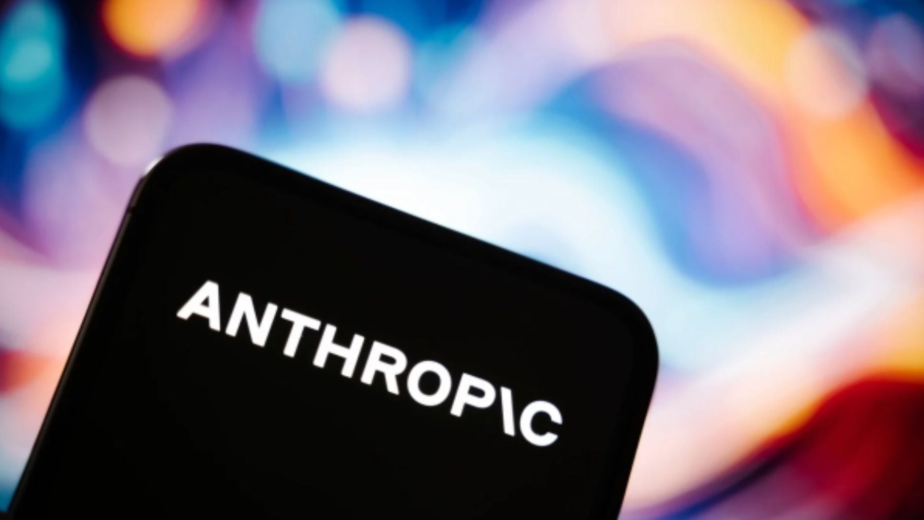 Anthropic alerta de que ha bloqueado varios intentos de crear armas biológicas con su IA