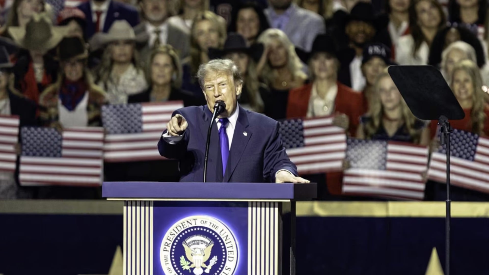 Trump promete a los estadounidenses un pago de 4.300 euros si su partido gana las