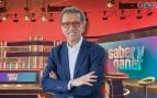 Montaje de imágenes de Jordi Hurtado en el plató de 'Saber y ganar' (RTVE/X).