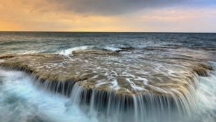 EEUU apuesta por una idea que parecía ciencia ficción: arroja esferas gigantes al fondo del mar para almacenar energía limpia