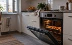 Calentarse con el horno, truco para calentar la cocina, truco contra el frío, peligro de calentar cocina con el horno.