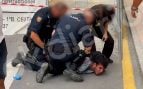 Un grupo de invasores roba a un mendigo frente a la delegación del Gobierno en Ceuta: «Le han dado una paliza»