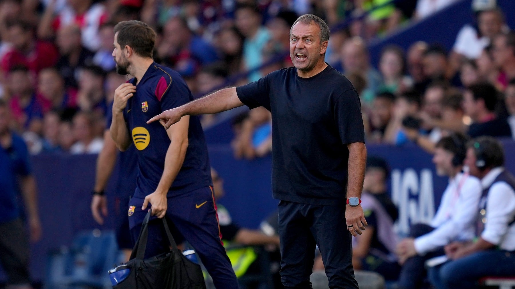 Flick hace autocrítica y da un recado al vestuario del Barcelona: Si no das el 100% pasan estas cosas