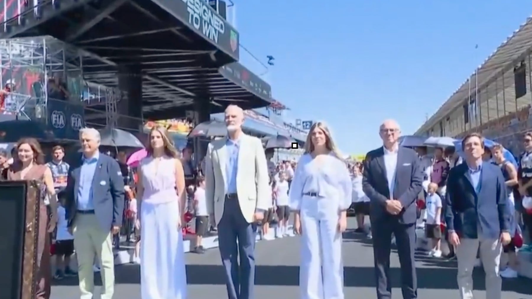 Impresionante: así sonó el himno de España en Madring con un espectacular tifo en la grada principal