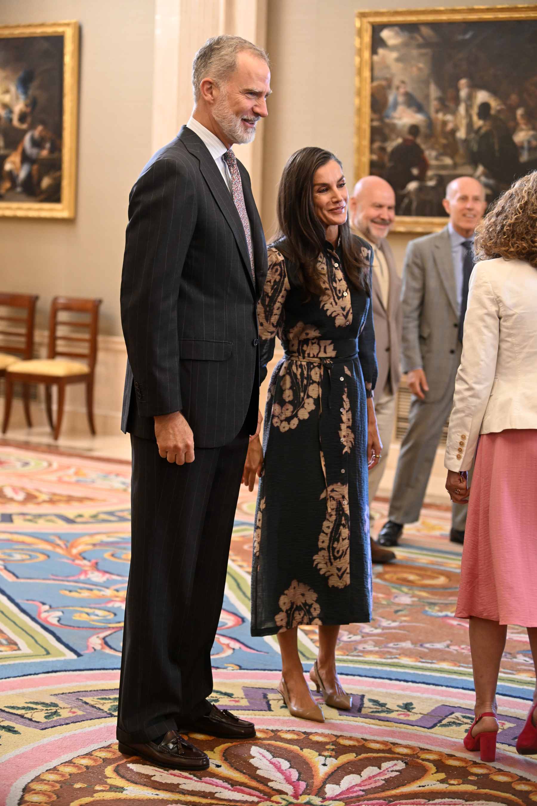 Los Reyes Felipe y Letizia durante una recepci&oacute;n. (Foto: Europa Press)