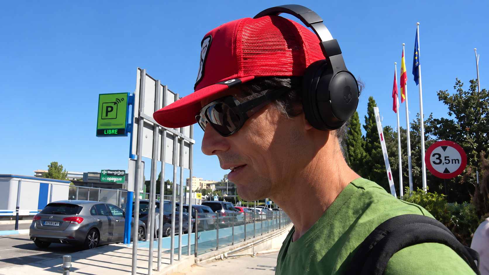Julio José Iglesias a su llegada a Madrid. (Foto: Europa Press)