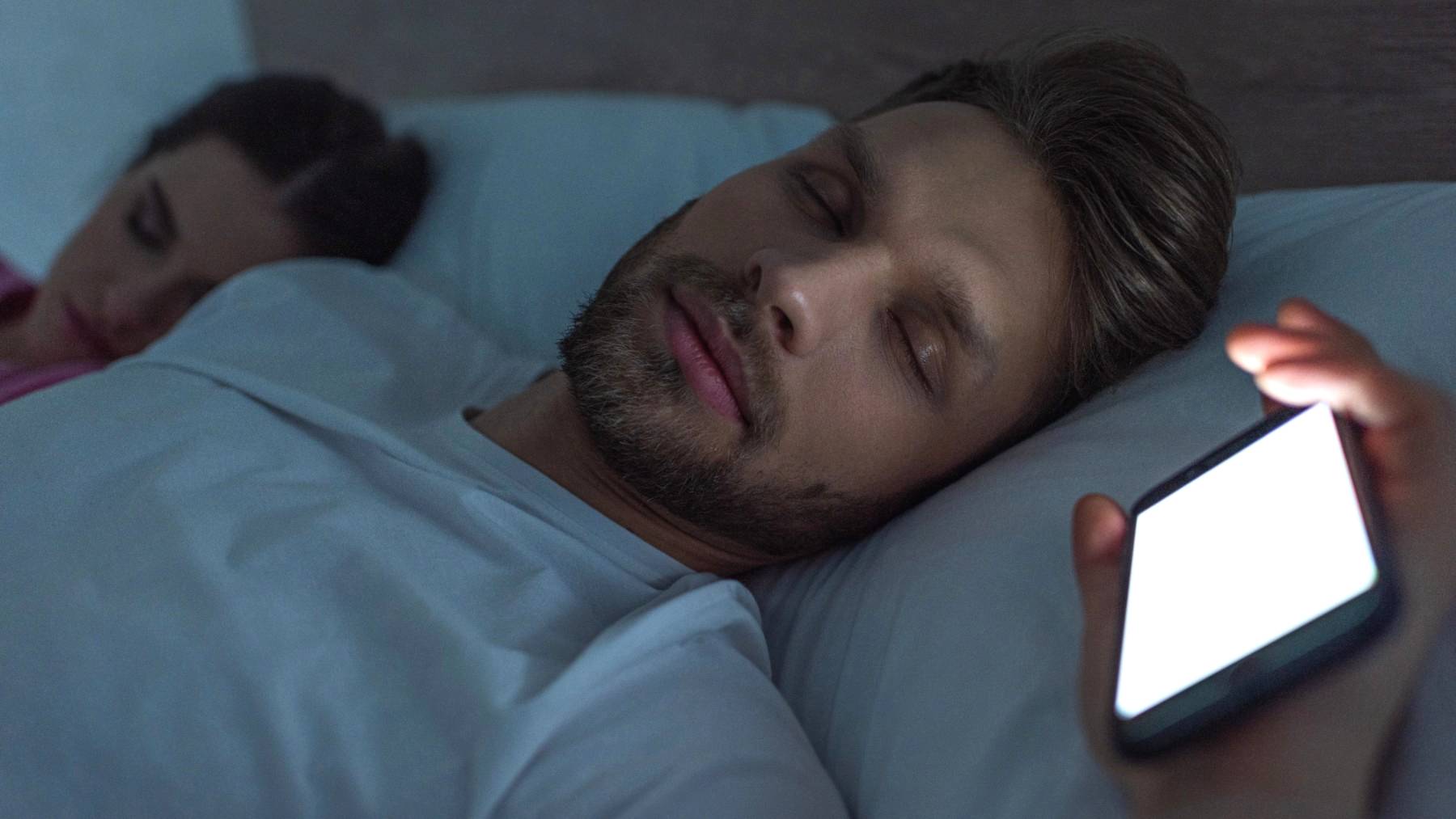 La luz nocturna es capaz de alterar el corazón incluso cuando estamos dormidos