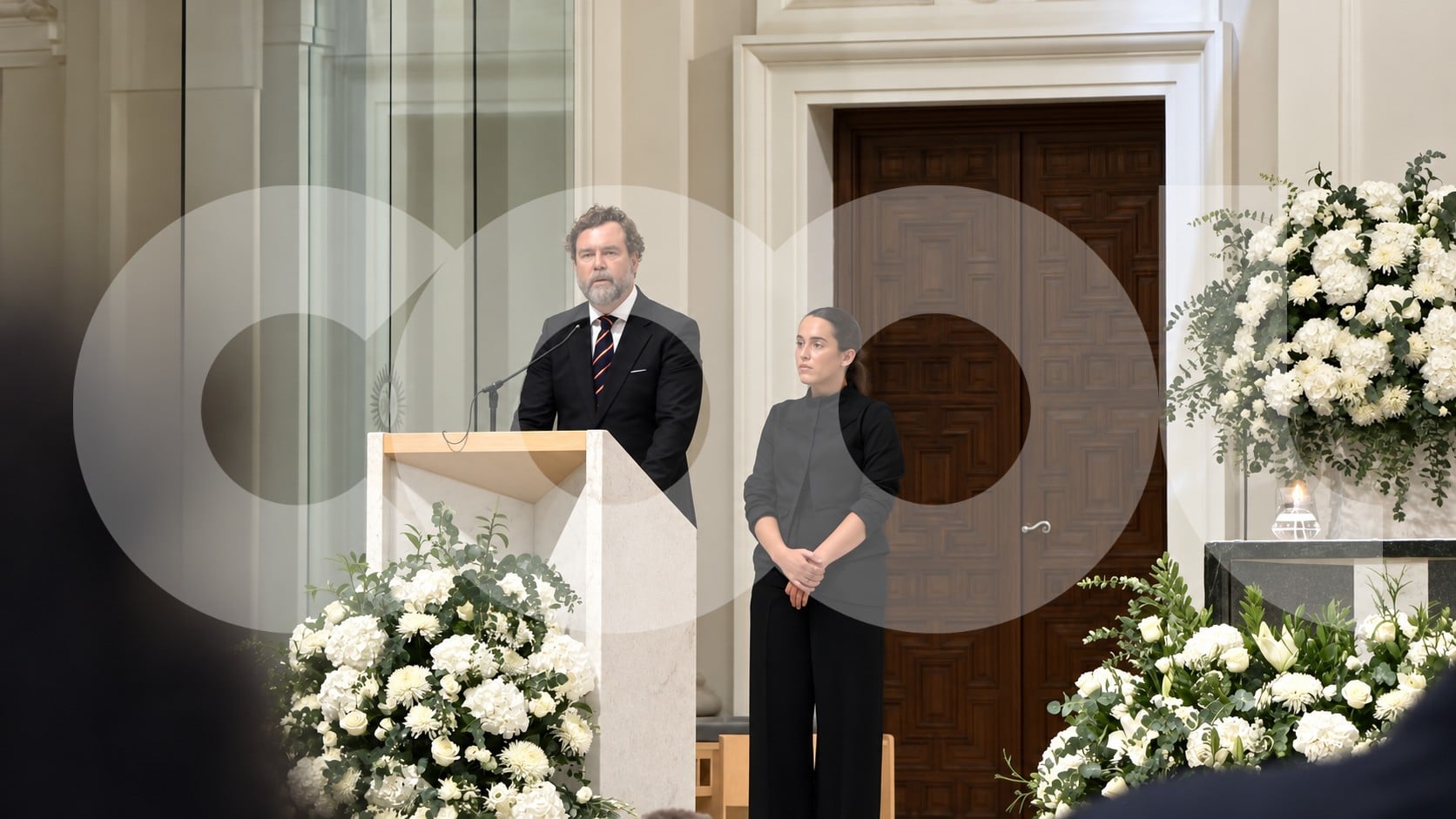 Imagen de la misa funeral a Carlos Espinosa de los Monteros. (Foto: COOL)