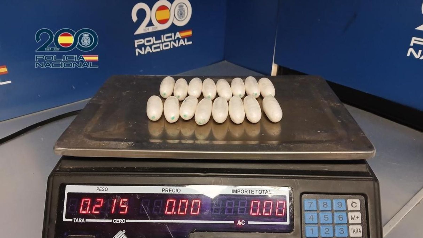 Detenida una embarazada que transportaba 69 paquetes de cocaína en su interior en el Aeropuerto de Barajas