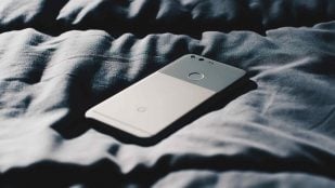 No tienes que borrar fotos para solucionar el problema de espacio en tu móvil Android; en realidad tienes que encontrar la basura oculta que casi nadie conoce