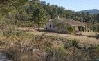 Prevención de incendios en casa de campo, cómo combatir los incendios en casa, truco bomberos contra quema de maleza.