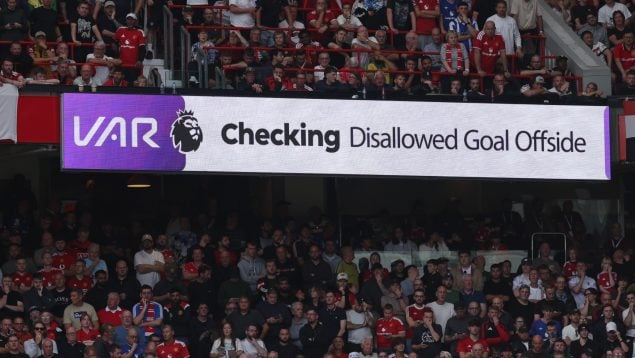 A Premier League nyilvánosságra hozta a VAR teljes hangfelvételét és megbüntette a bírókat a manchesteri derby vitatott gólja miatt