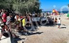 Los menas de Ceuta agitan banderas españolas al grito de «¡Viva Sánchez!» para exigir su traslado a la península