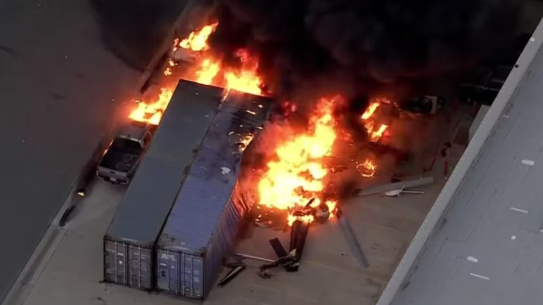 Tres muertos al estrellarse un helicóptero de noticias de la NBC en Los Ángeles que cubría un accidente de tráfico