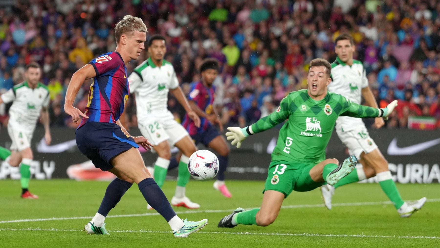 Barcelona - Racing de Santander, en directo: cómo va, dónde ver en vivo y última hora online gratis del partido de Liga en el Camp Nou hoy