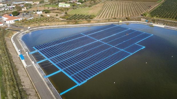 Solar flotante