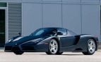 El Ferrari Enzo negro mate único en el mundo que vuelve a subasta tras una restauración de más de 110.000 euros