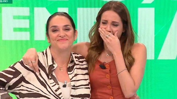 Ana Hinestrosa en su despedida de Canal Sur junto a To&ntilde;i Moreno (RTVA).