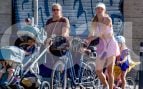 Amber Heard con sus hijos en Madrid. (Foto: COOL)