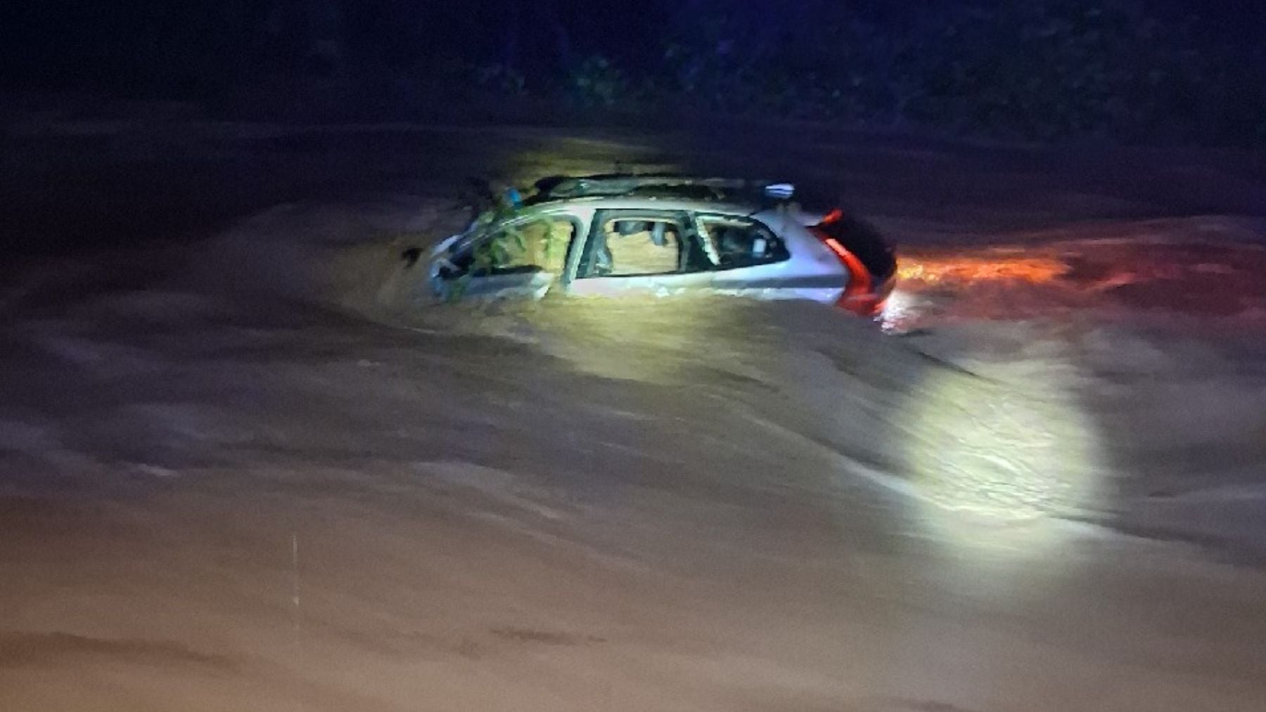 Hallan muerto al conductor que quedó atrapado por el agua en Olivella (Barcelona)