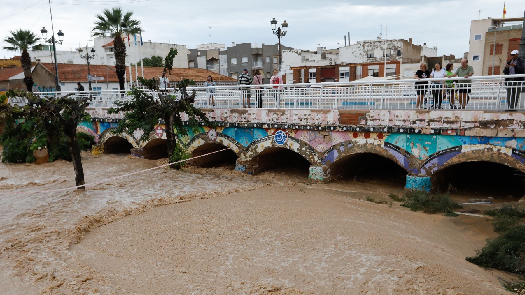 Última hora del temporal en Valencia y Barcelona en directo: inundaciones, rescates y alertas por lluvias torrenciales
