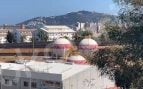 El Gobierno levanta otro campamento a los invasores de Ceuta junto a tanques de combustible
