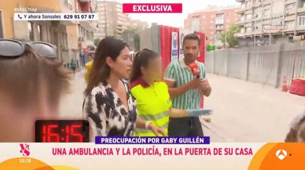 Gabriela Guillén siendo trasladada al hospital. (Foto: 'Y ahora Sonsoles')