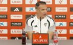 Luis García se rinde al Barça antes de su visita al Pizjuán: «Parece que no juega contra equipos de Primera»