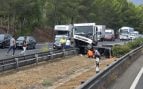 Brutal accidente en la autopista de Inca: un coche queda atrapado bajo un camión
