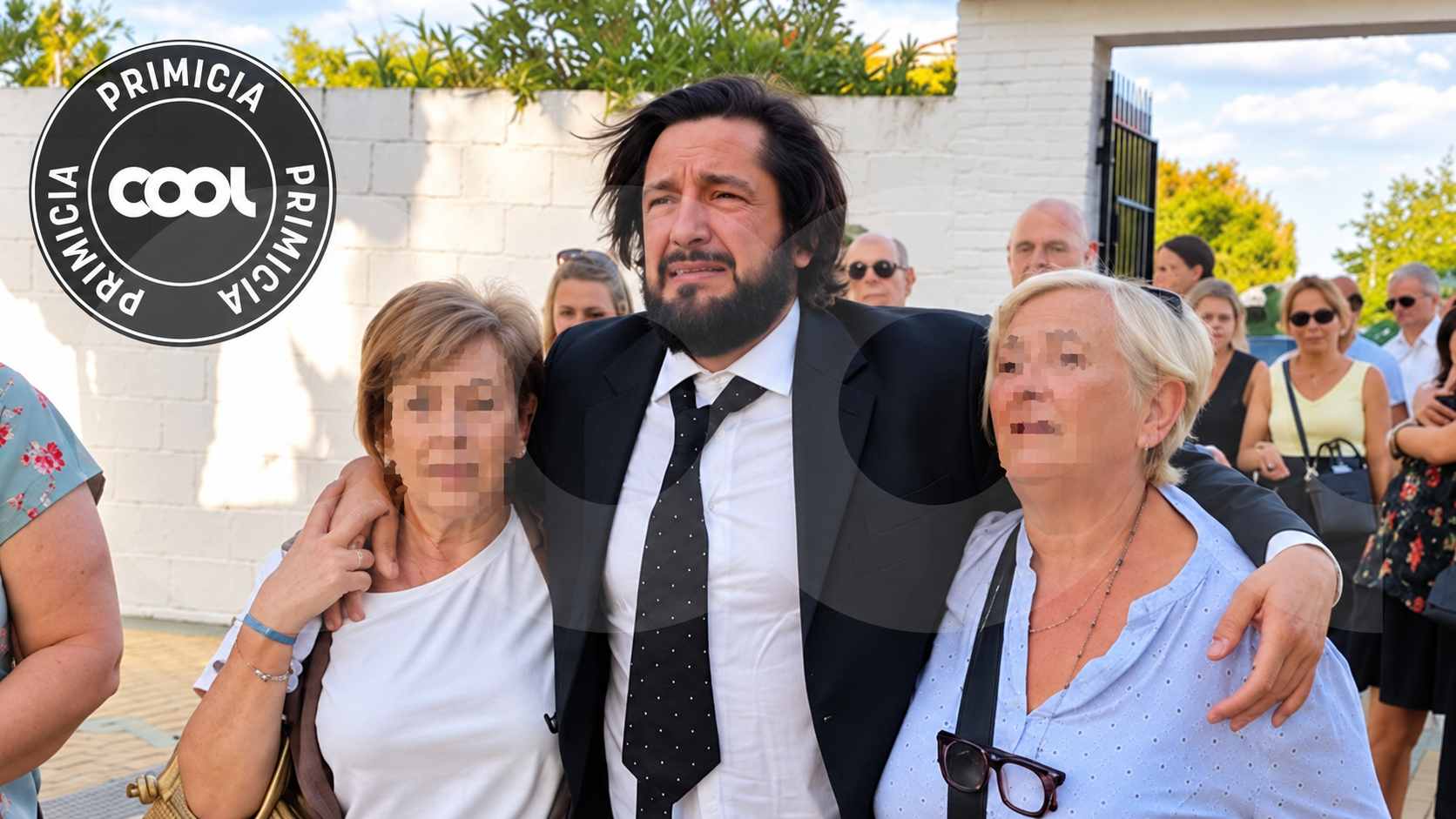 Rafael Amargo en el último adiós a su padre. (Foto: COOL)