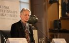 Geoffrey Hinton, premio Nobel de Física 2024 y pionero de la inteligencia artificial, durante la rueda de prensa del Nobel en Estocolmo