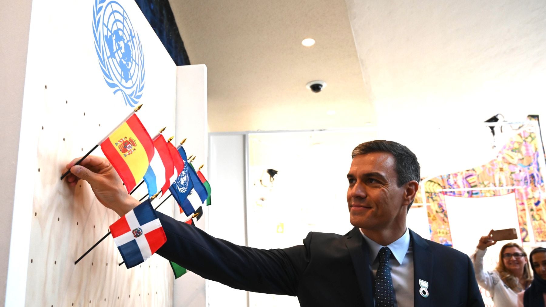 Sánchez ha inyectado a la ONU 522 millones más de los que le toca aportar a España por su peso en el organismo