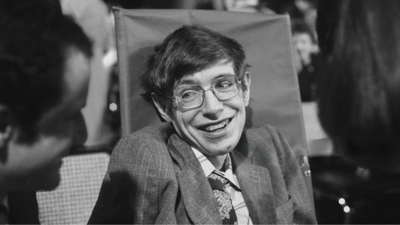 La lección de Stephen Hawking, físico británico, sobre la inteligencia: El mayor enemigo del conocimiento no es la ignorancia, es la ilusión del conocimiento