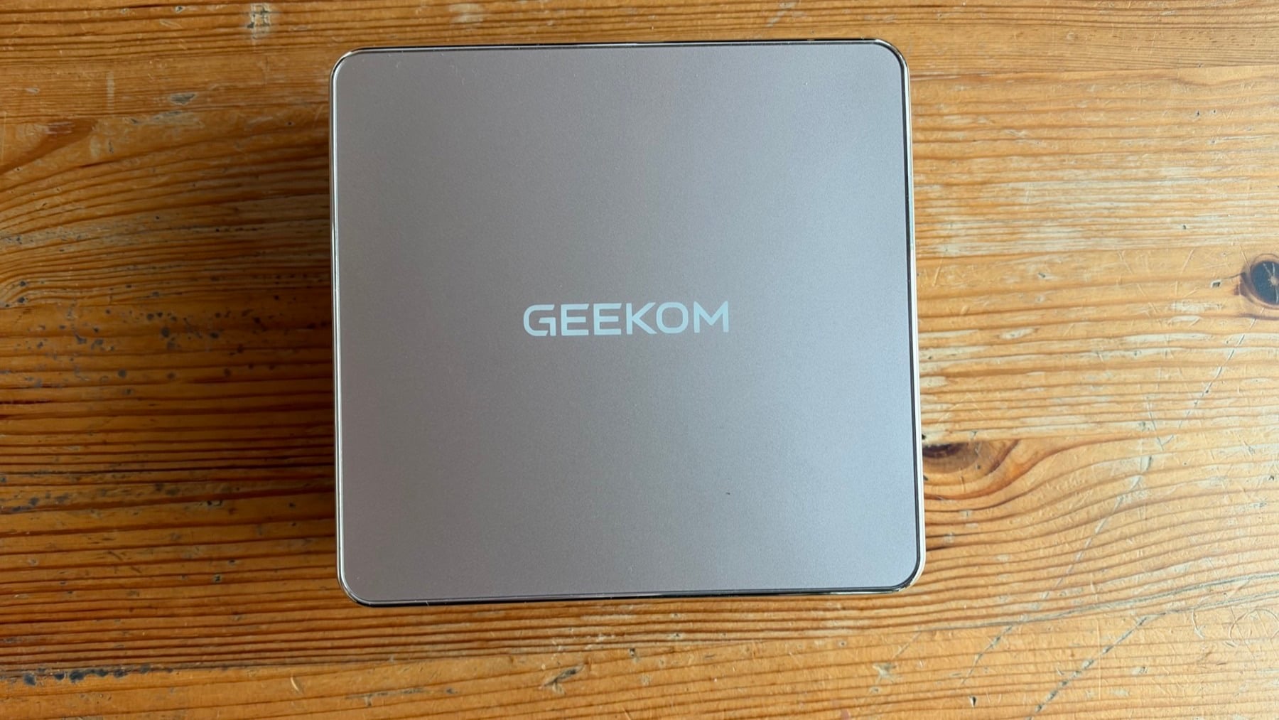 He probado el GEEKOM A5 2027, un pequeño PC con potencia de sobra para trabajar