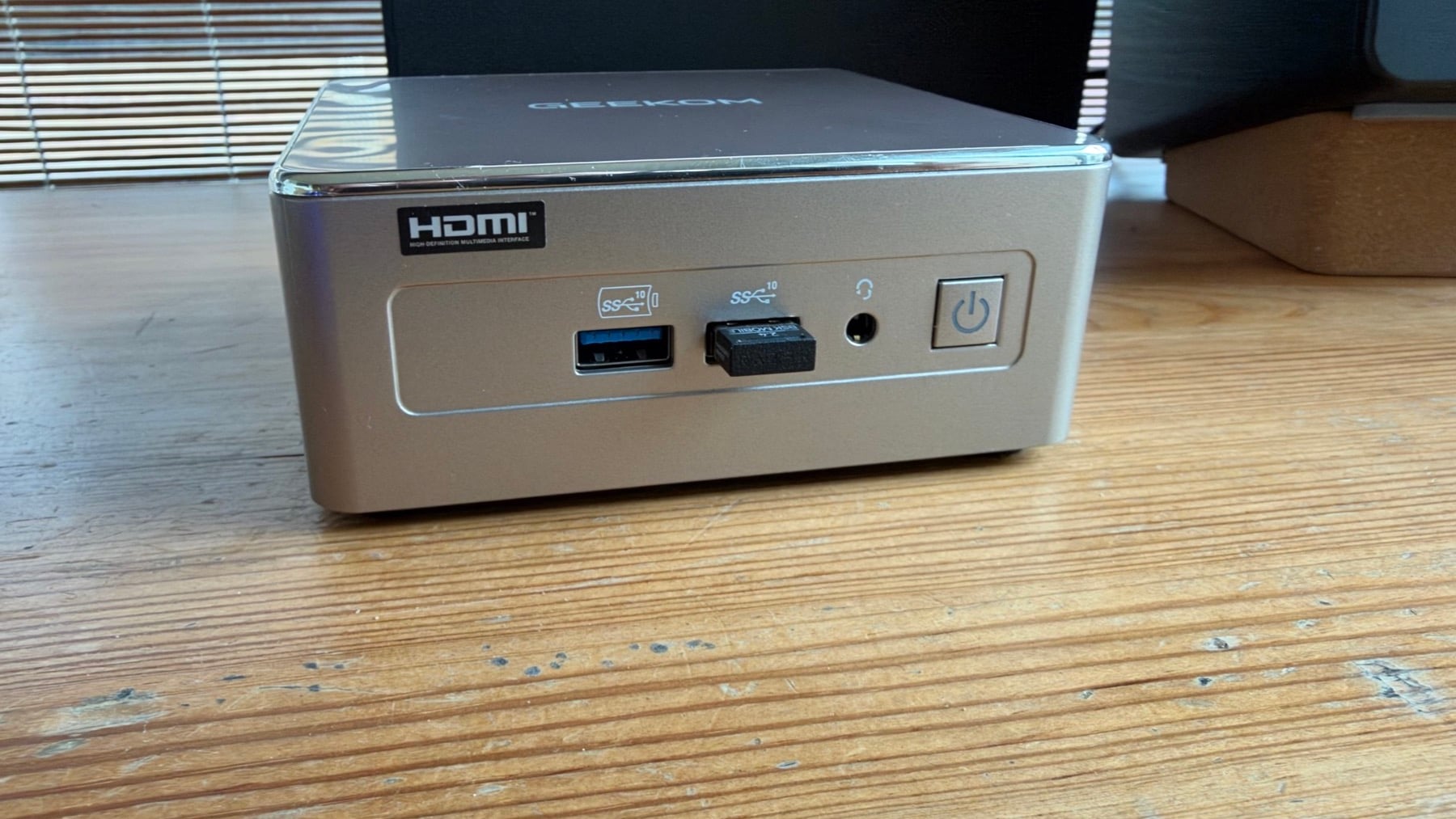 He probado el GEEKOM A5 2027, un pequeño PC con potencia de sobra para trabajar