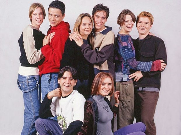 vuelve serie compañeros