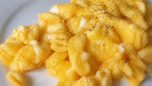 Huevos revueltos suaves y cremosos