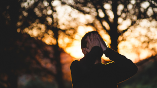 Llorar al sentir frustración y rabia
