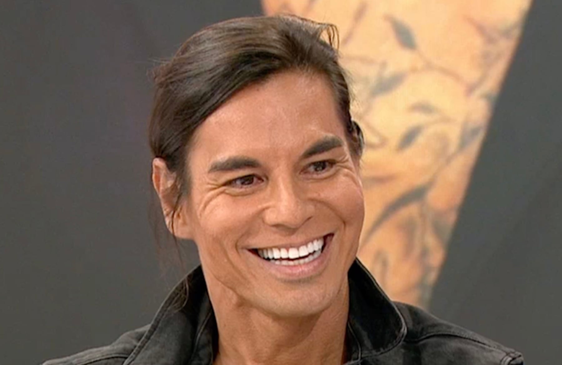 Julio Iglesias Jr. en una entrevista. (Foto: ‘Y ahora Sonsoles’)
