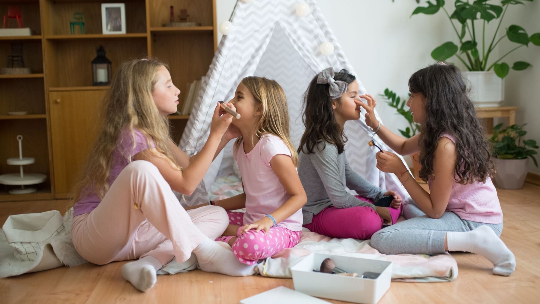 El uso de cosméticos para adultos se ha extendido entre los menores.