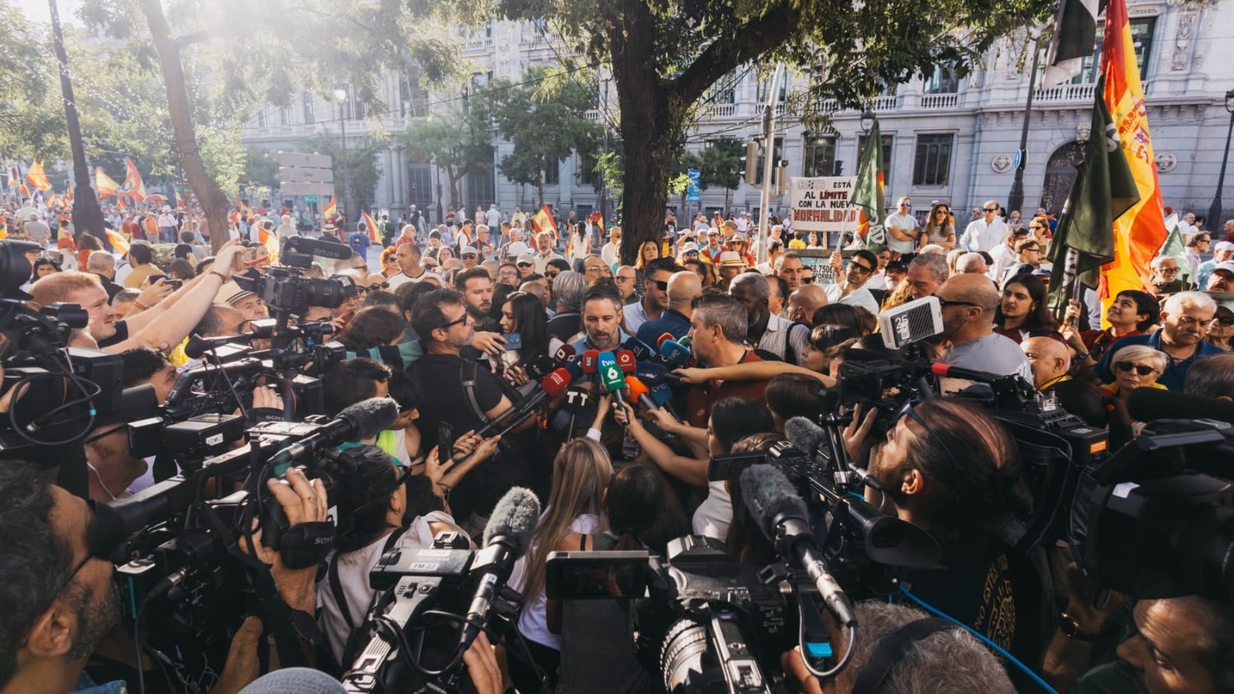 Abascal en la manifestación de Madrid: Ceuta sigue invadida porque Sánchez sigue siendo el siervo del rey de Marruecos