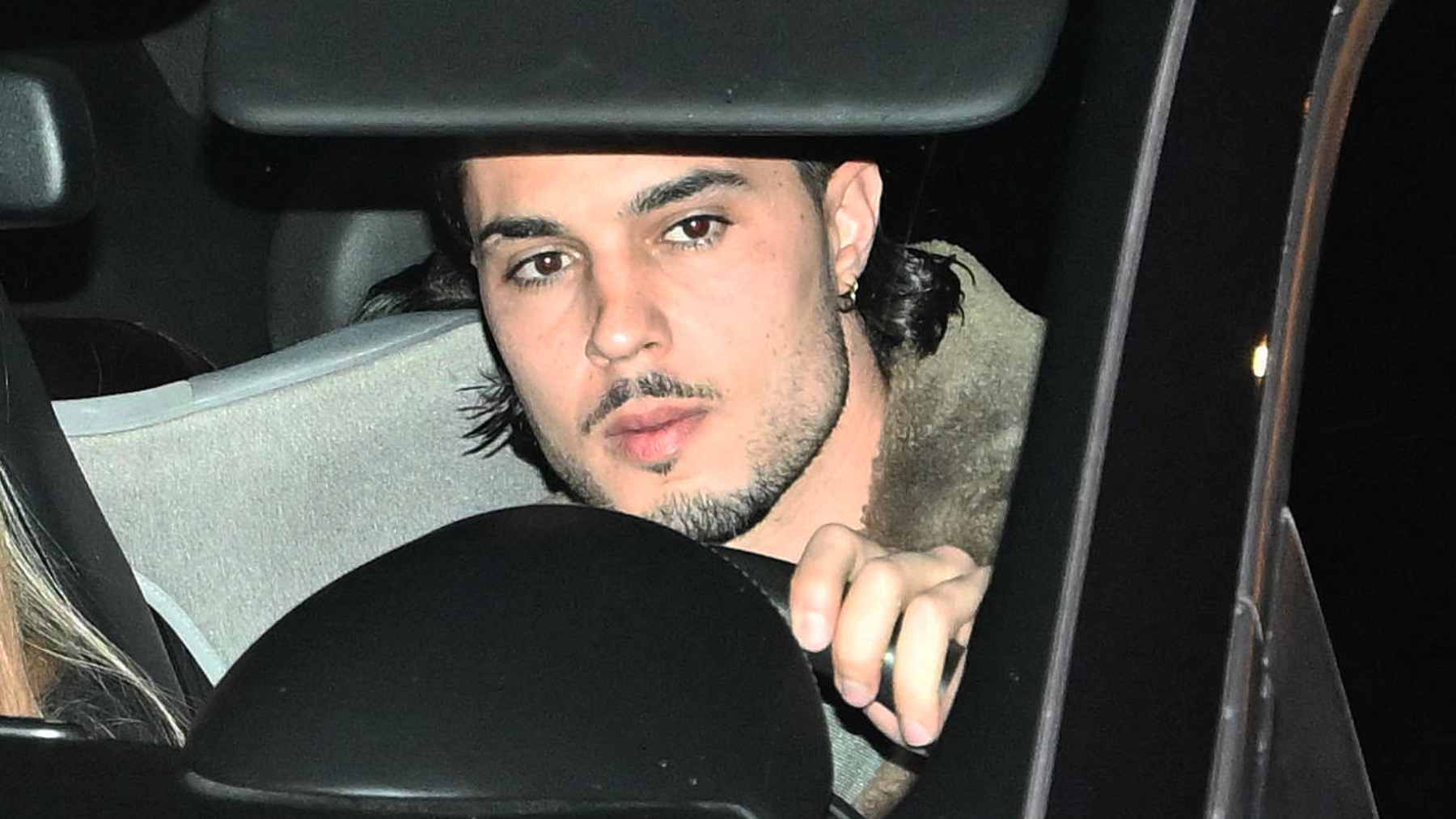 Carlo Costanzia en el interior de un coche. (Foto: Europa Press)