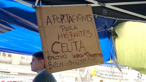 El timo de Sol: los acampados piden dinero para los «migrantes de Ceuta» con el número de móvil de una prostituta llamada Bengala