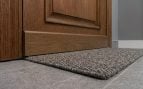 Expertos en climatización instan a los españoles a poner una alfombra delante de la puerta antes del jueves: para qué sirve y por qué recomiendan hacerlo