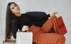 Ni pitillo ni recto: Mango rescata el inconfundible estilo rock chic de los años 70 con un pantalón flare de piel que promete convertirse en una de las prendas estrella