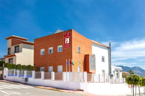 Larvas de gusano en el menú escolar: sorpresa en un colegio de Granada