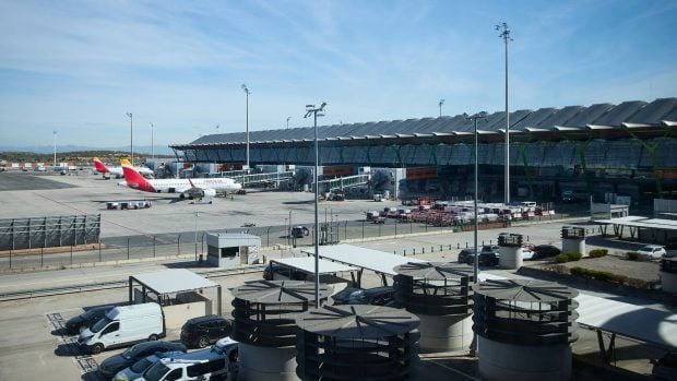 Aviones en la Terminal T4 del Aeropuerto Adolfo Su&aacute;rez Madrid-Barajas, a 30 de marzo de 2026, en Madrid (Espa&ntilde;a). Foto: Jes&uacute;s Hell&iacute;n / Europa Press.