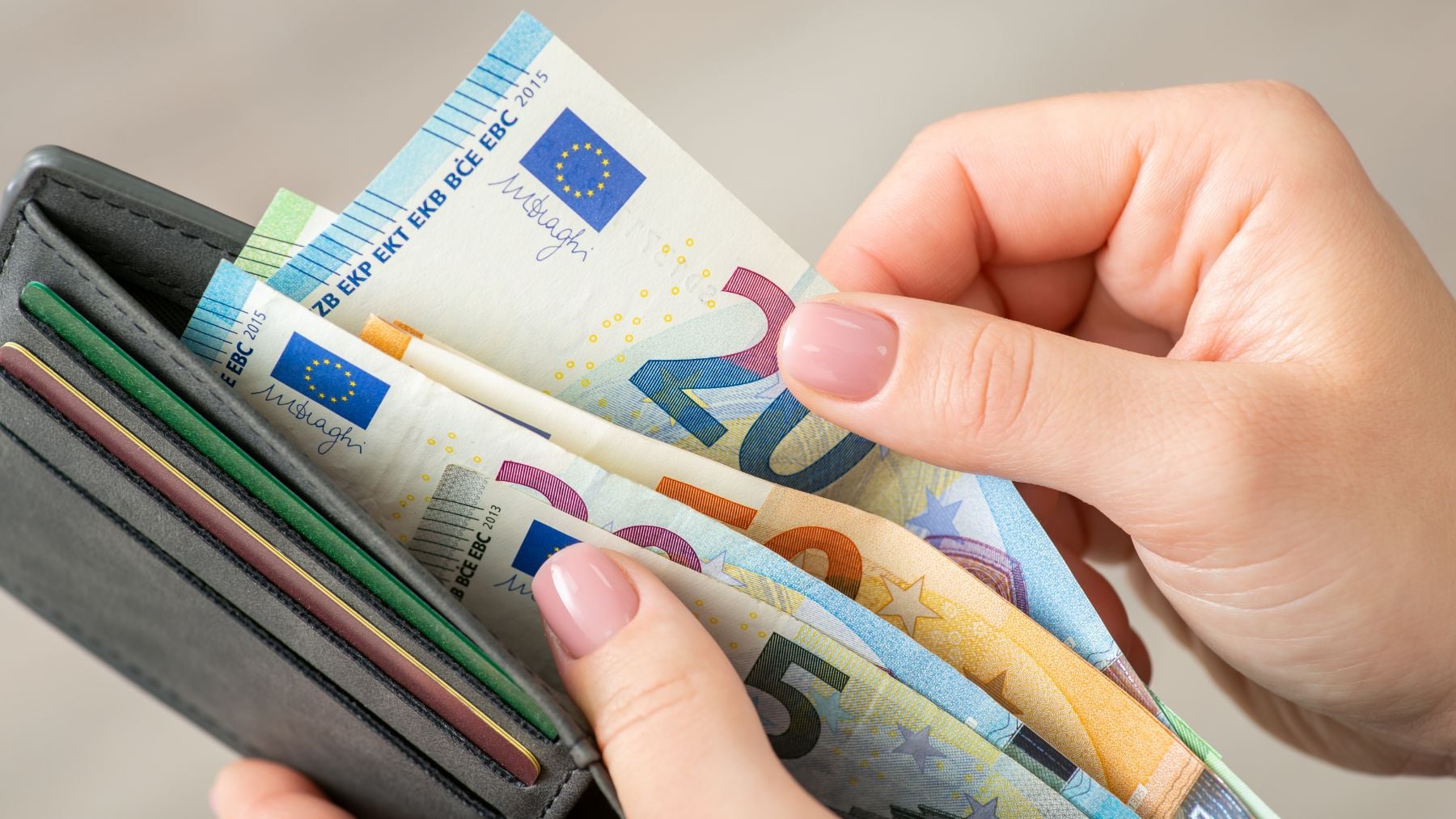 Billetes de euro actuales.