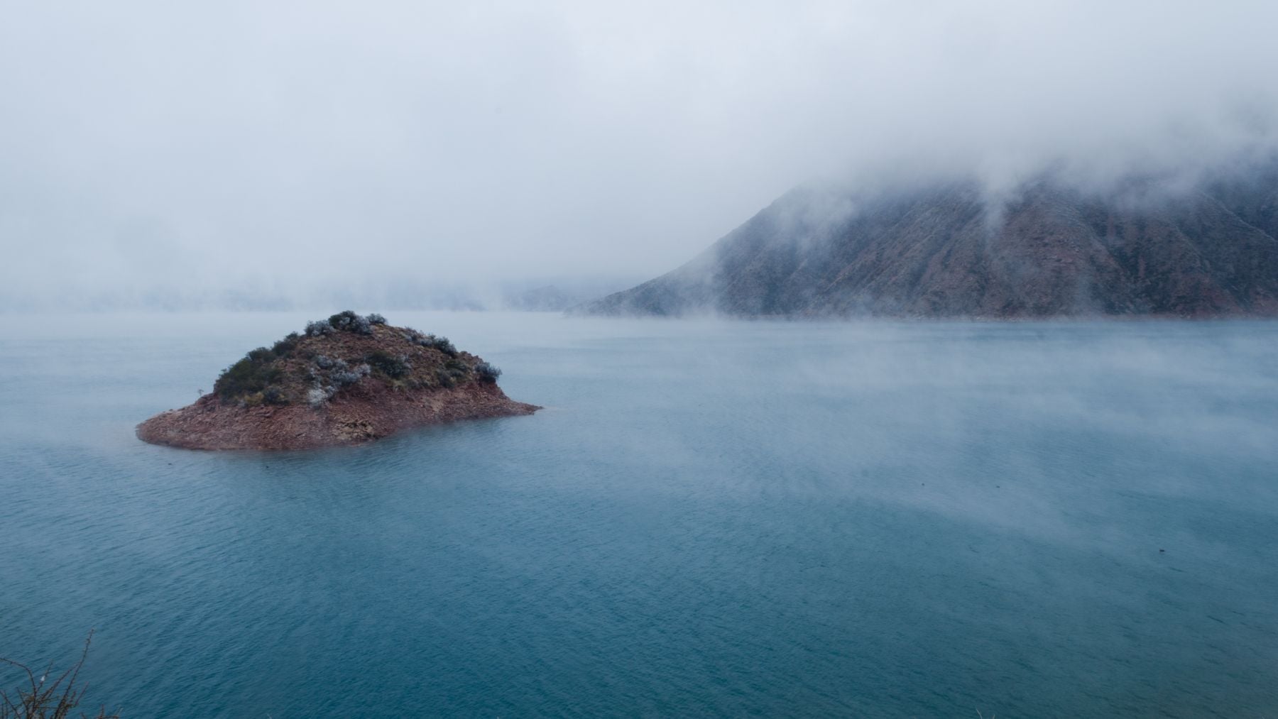 Los meteorólogos coinciden y lo dejan claro: qué pasaría si la niebla desapareciera y por qué es más importante de lo que crees